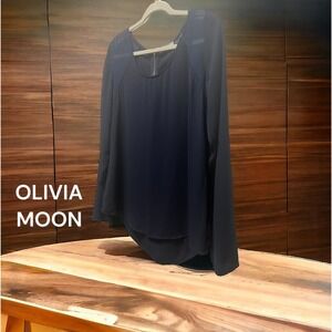 OLIVIA MOON, DARK BLUE,SIZE LARGE PULL OVER BLOUSE. J-3